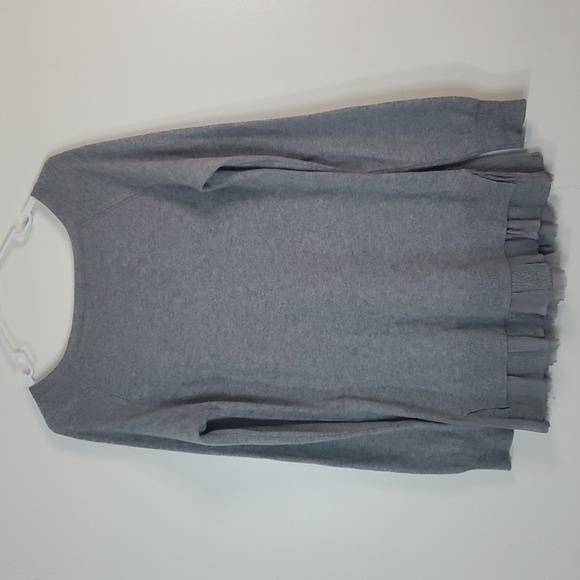 Garnet Hill Cashmere Shirttail Sweater Size Medium Grey Lace Bottom - Picture 7 of 14